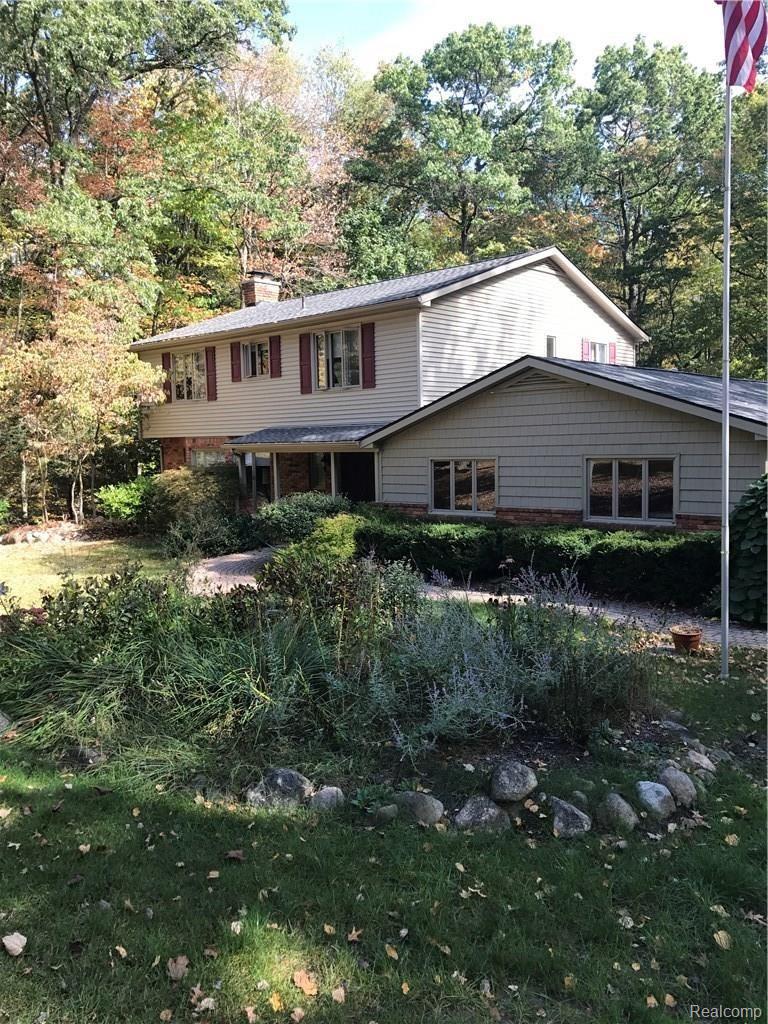 4901 Richardson Road Howell, MI 48843 - Photo 1 of 39 IMG_9432.JPG