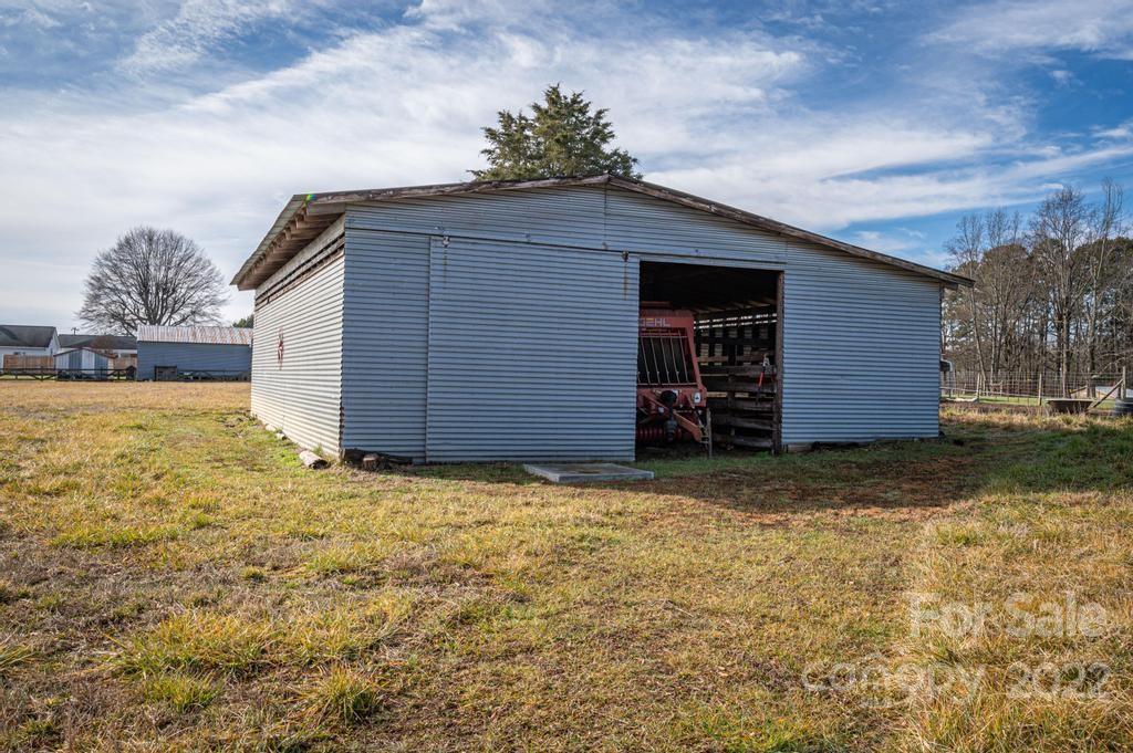 141 Wallaby Road Cherryville, NC 28021 - Photo 7 of 47 a backyard of a house
