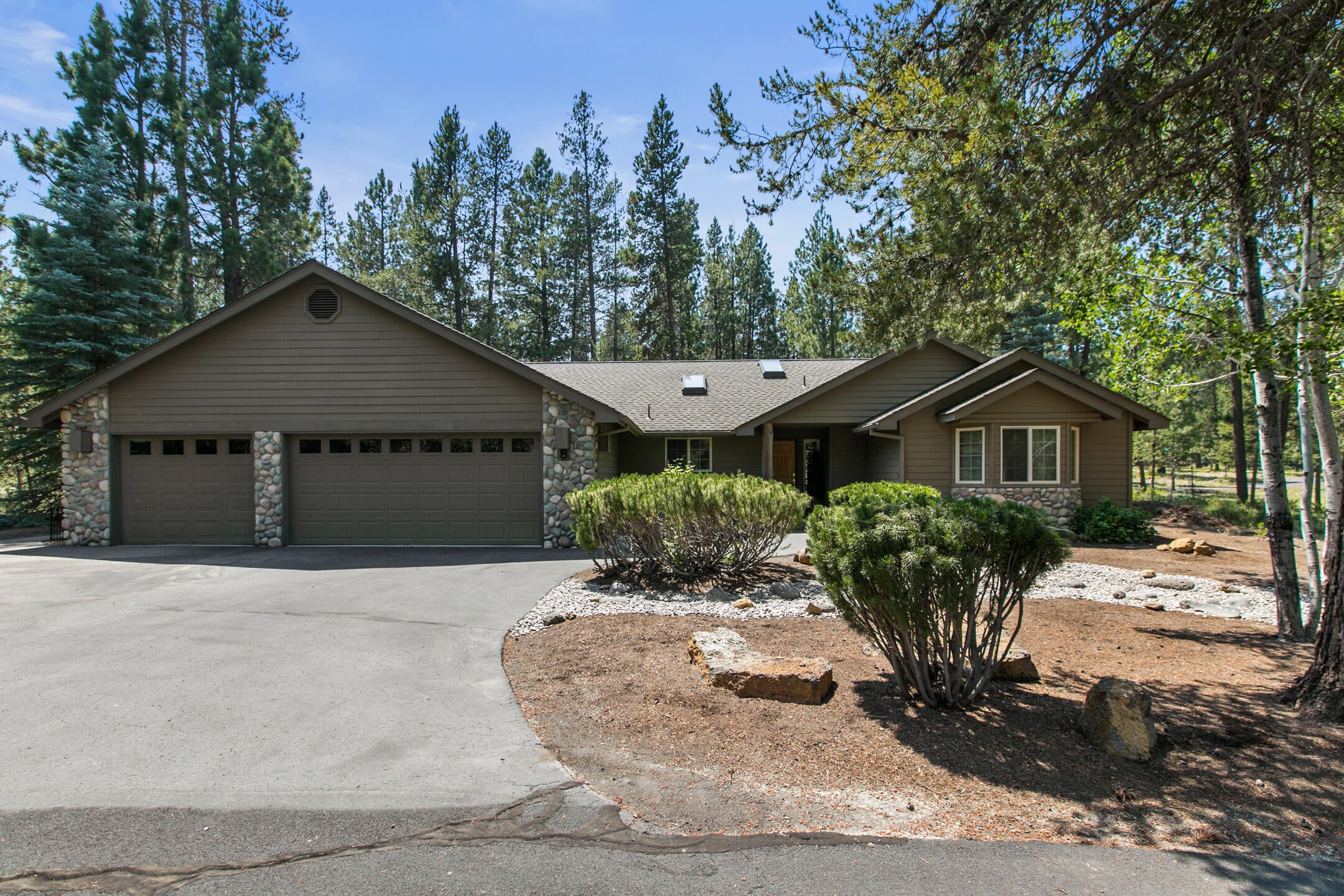 18139 Rager Mountain Lane Sunriver, OR 97707 - Photo 1 of 37 1