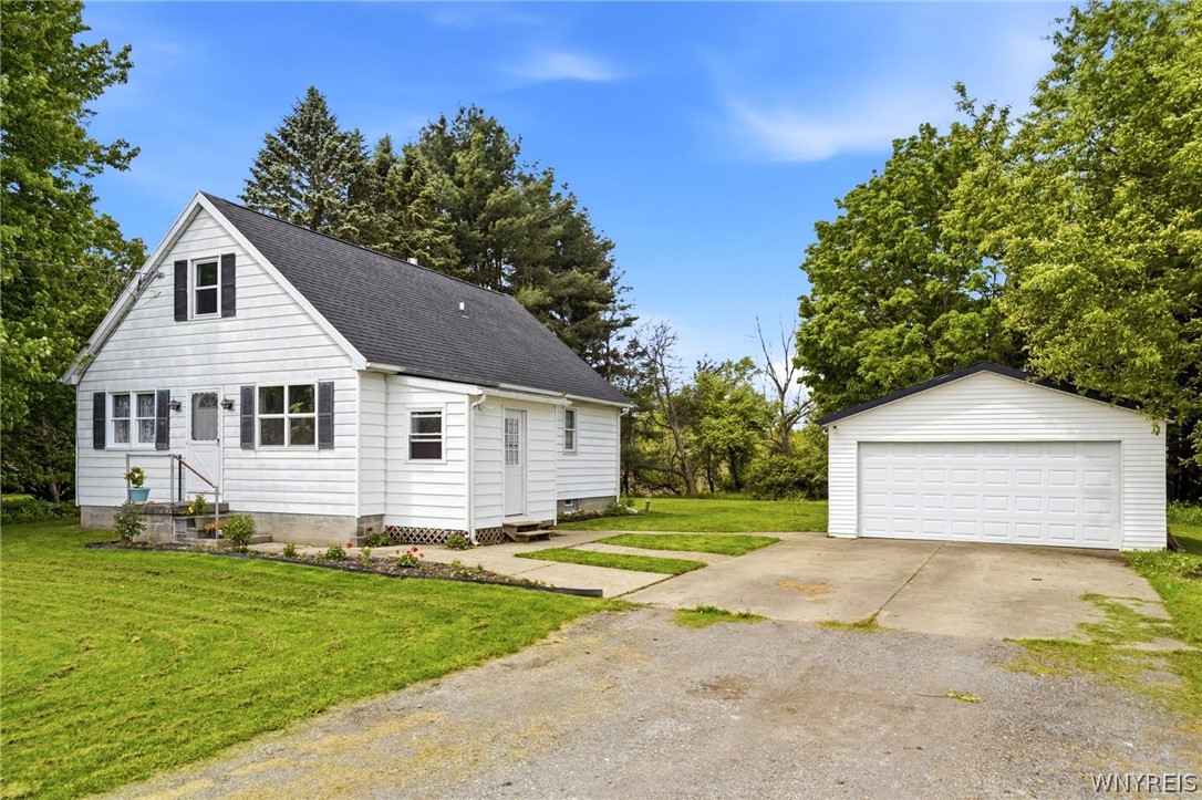 910 Girdle Road East Aurora, NY 14052 - Photo 2 of 39