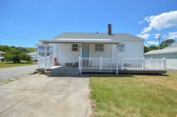 $2,500 | 42 Buttonwood Road, Dartmouth, MA 02748