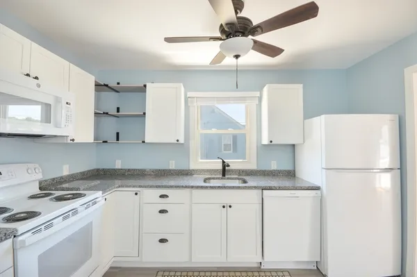 $2,500 | 42 Buttonwood Road, Dartmouth, MA 02748