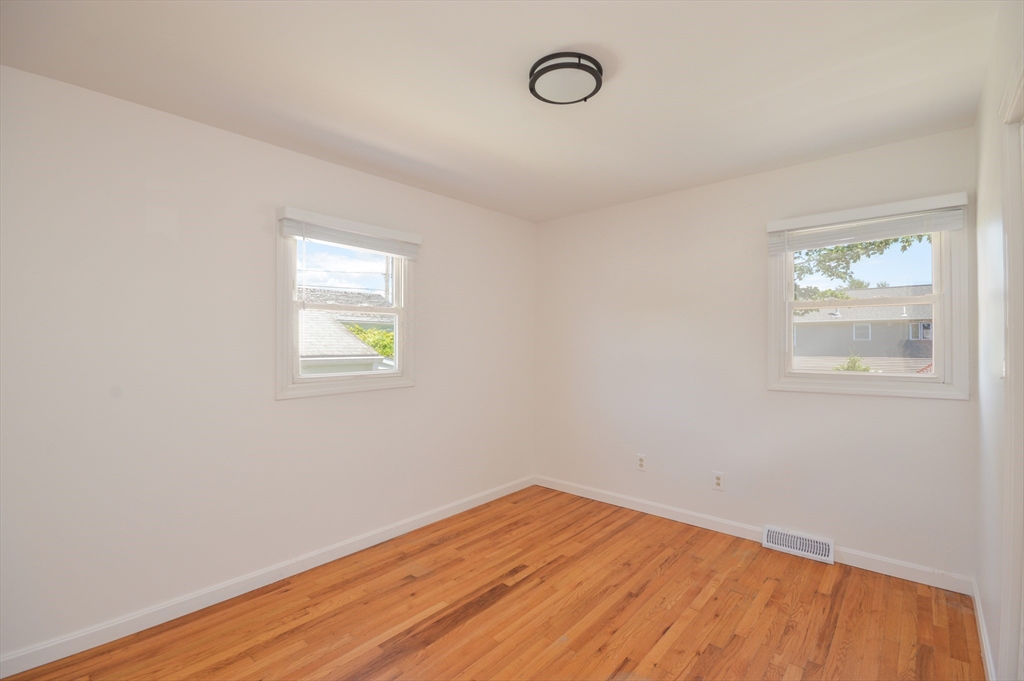 42 Buttonwood Road Dartmouth, MA 02748 - Photo 9 of 19