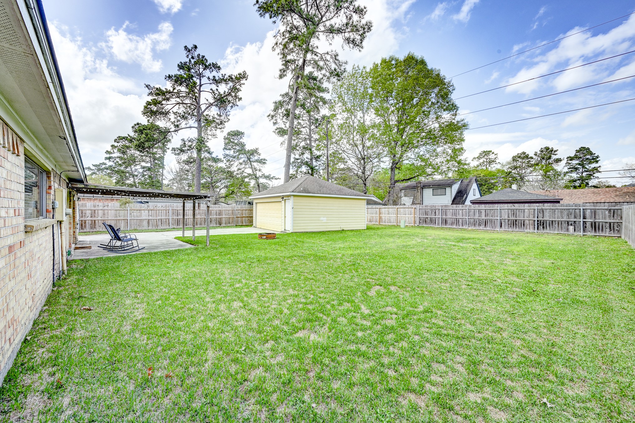 2507 Whispering Springs Drive Spring, TX 77373 - Photo 5 of 44