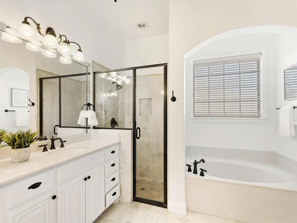 $2,550 | 2018 Kodiak Court, Arlington, TX 76013