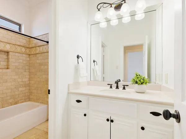 $2,550 | 2018 Kodiak Court, Arlington, TX 76013