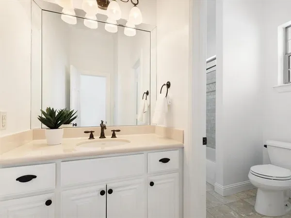 $2,550 | 2018 Kodiak Court, Arlington, TX 76013