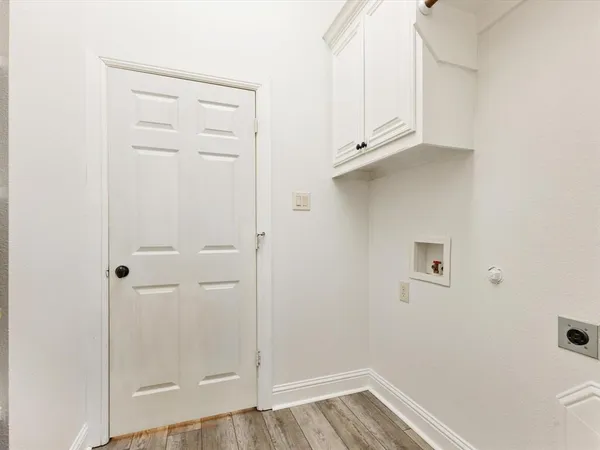 $2,550 | 2018 Kodiak Court, Arlington, TX 76013