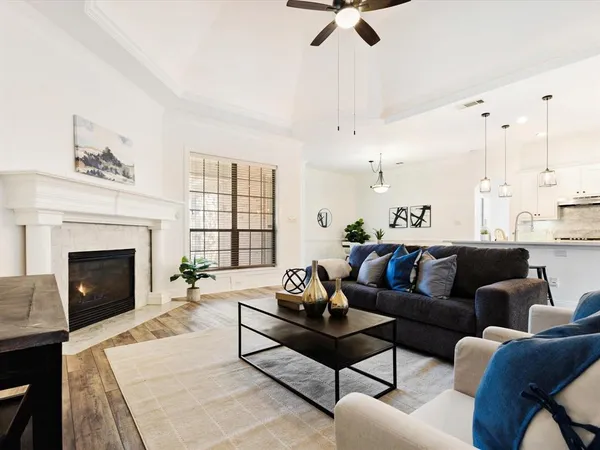 $2,550 | 2018 Kodiak Court, Arlington, TX 76013