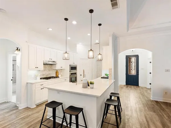 $2,550 | 2018 Kodiak Court, Arlington, TX 76013