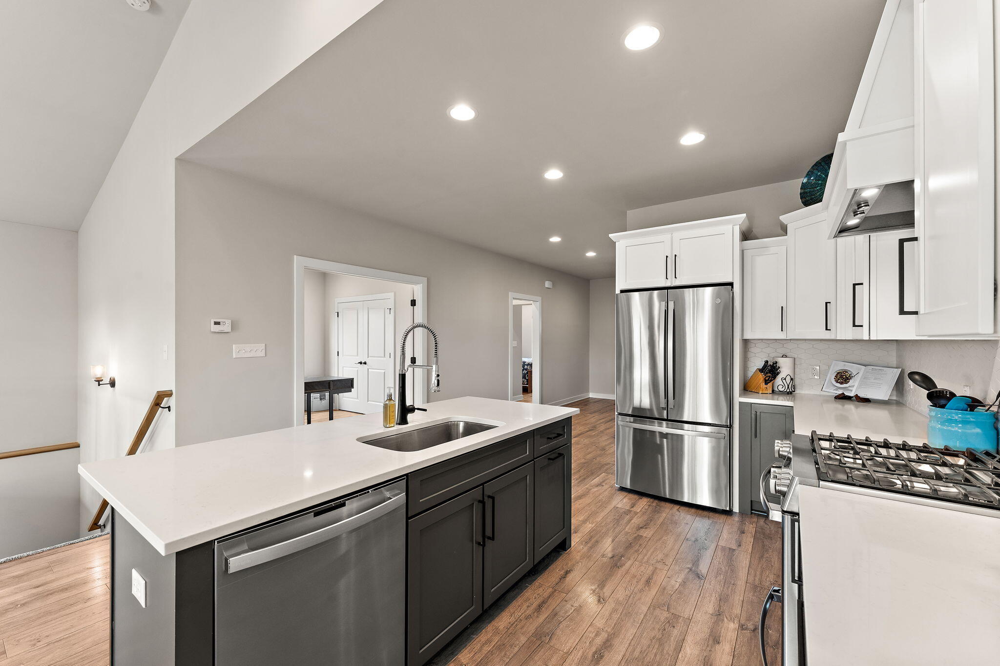 1651 Forest Ridge Drive Valparaiso, IN 46385 - Photo 13 of 36 2048x1365