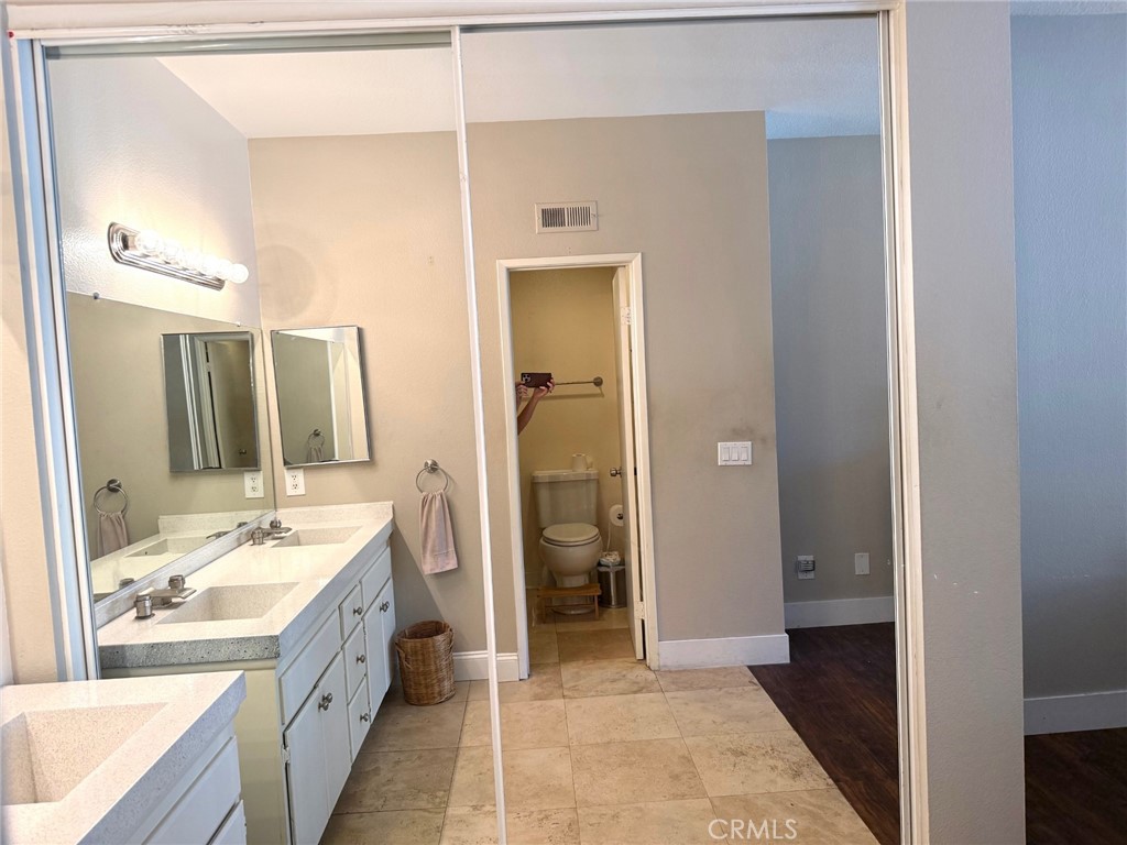 19431 Rue De Valore, Unit 14A Lake Forest, CA 92610 - Photo 11 of 26 Double sinks