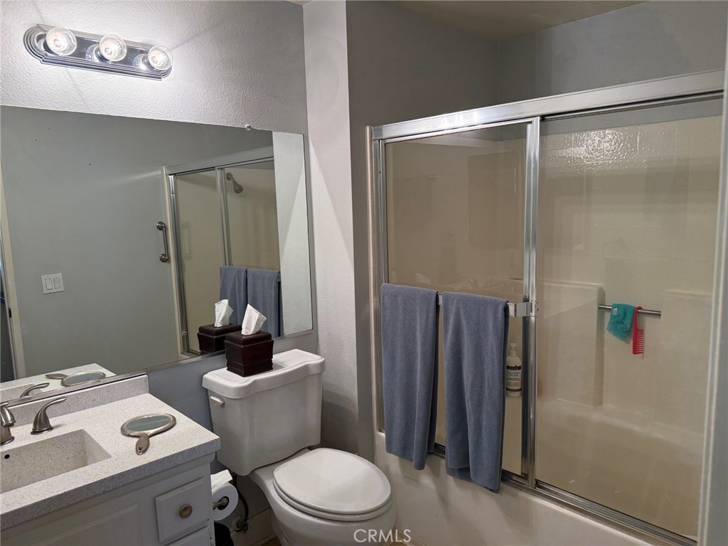 19431 Rue De Valore, Unit 14A Lake Forest, CA 92610 - Photo 18 of 23 Guest Full bathroom