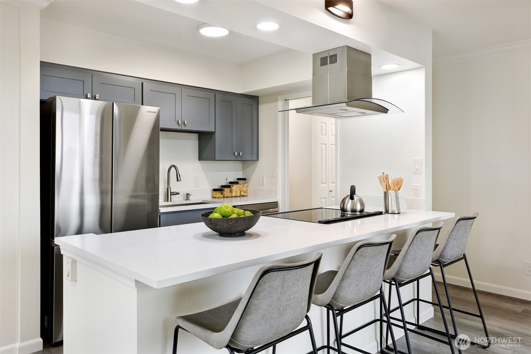 2100 3rd Avenue, Unit 1804 Seattle, WA 98121 - Photo 10 of 34