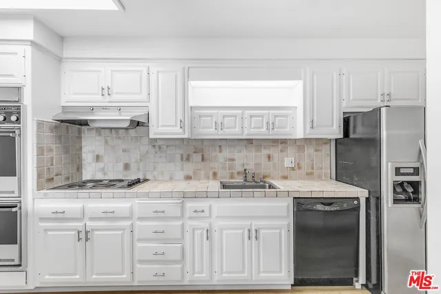 $3,750 | 825 South Gretna Green Way, Unit X, Los Angeles, CA 90049