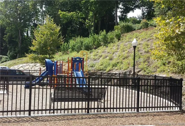 $2,295 | 1 Birch Drive, Unit G1, Stamford, CT 06902