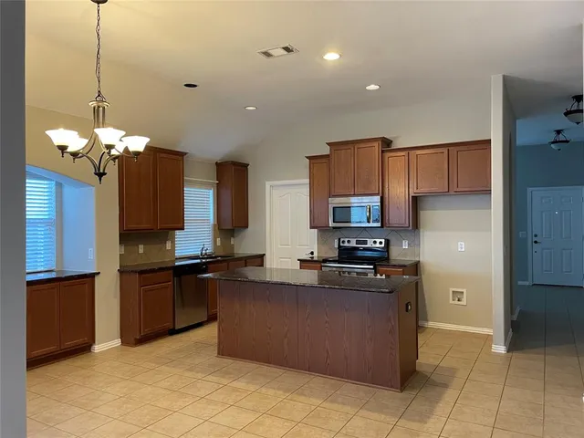 $2,700 | 4603 Oakview Drive, Mansfield, TX 76063