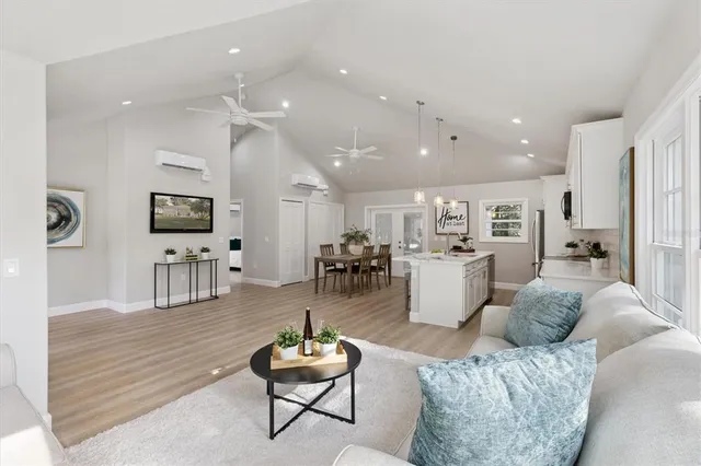 $525,000 | 1209 East Washington Street, Orlando, FL 32801