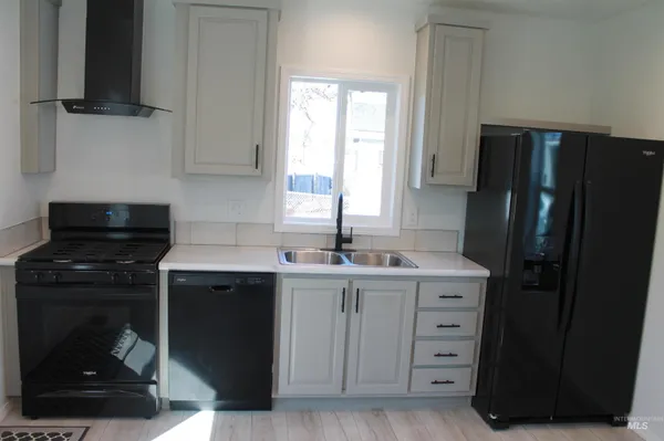 $95,000 | 816 North Midland Boulevard, Unit 1, Nampa, ID 83651