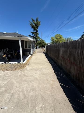 2695 Merriman Road Medford, OR 97501 - Photo 22 of 24