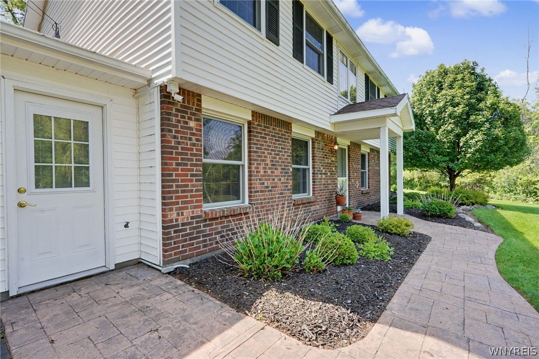 2137 Grover Road West Falls, NY 14170 - Photo 3 of 50