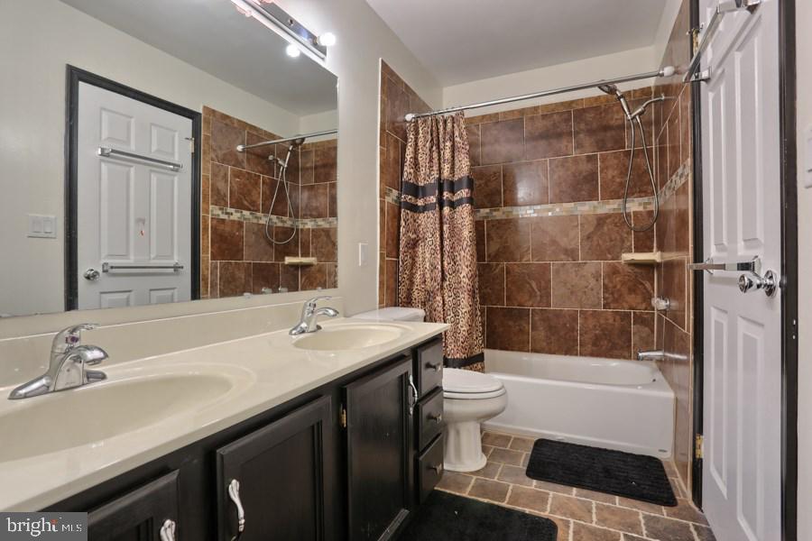 5449 Pond Road Harrisburg, PA 17111 - Photo 16 of 25 Gallery Image 16
