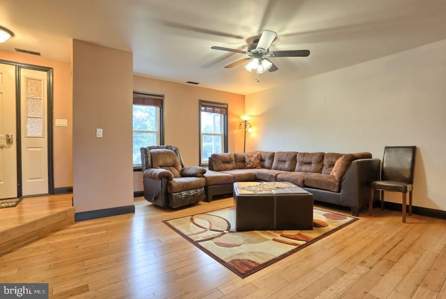 5449 Pond Road Harrisburg, PA 17111 - Photo 3 of 25 Gallery Image 3