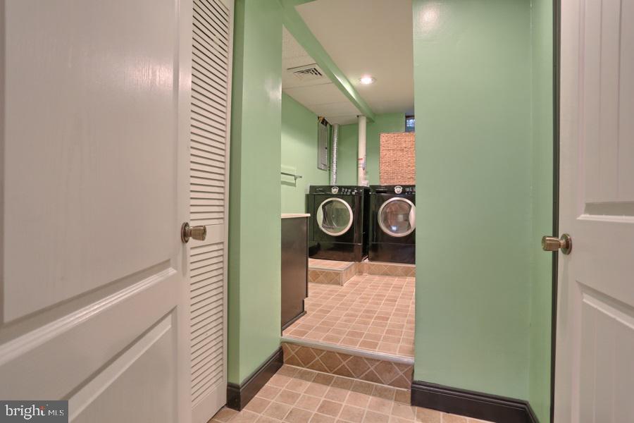 5449 Pond Road Harrisburg, PA 17111 - Photo 21 of 25 Gallery Image 21