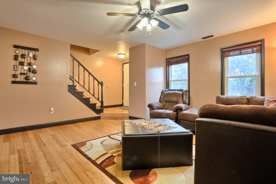5449 Pond Road Harrisburg, PA 17111 - Photo 4 of 25 Gallery Image 4