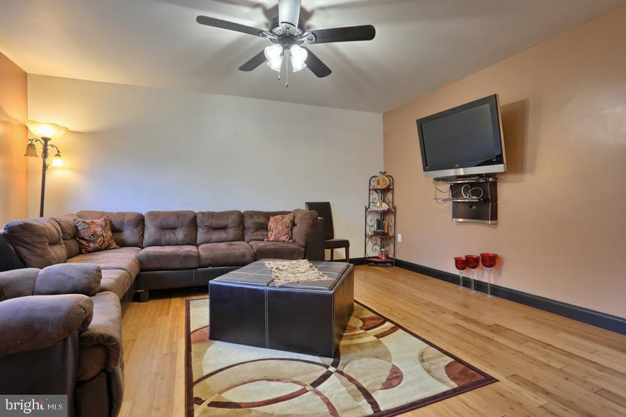5449 Pond Road Harrisburg, PA 17111 - Photo 5 of 25 Gallery Image 5