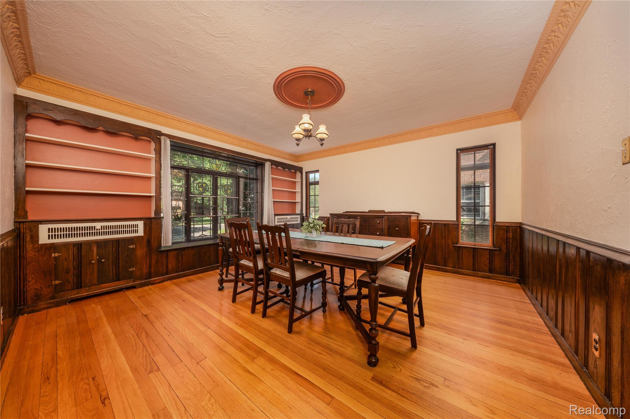 16580 Westmoreland Road Detroit, MI 48219 - Photo 9 of 37 Dining room from kitchen 16580 Westmoreland.jpg