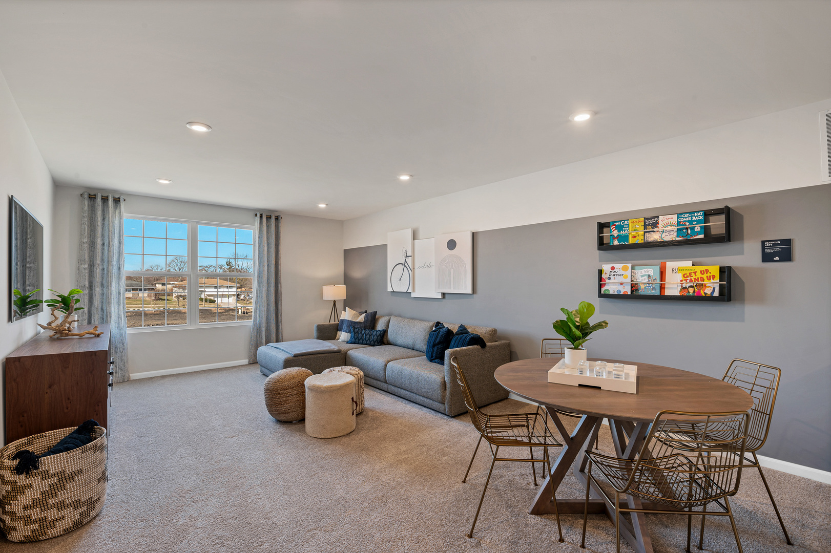 621 North Sullivan Street Addison, IL 60101 - Photo 15 of 22 a living room with furniture and a large window