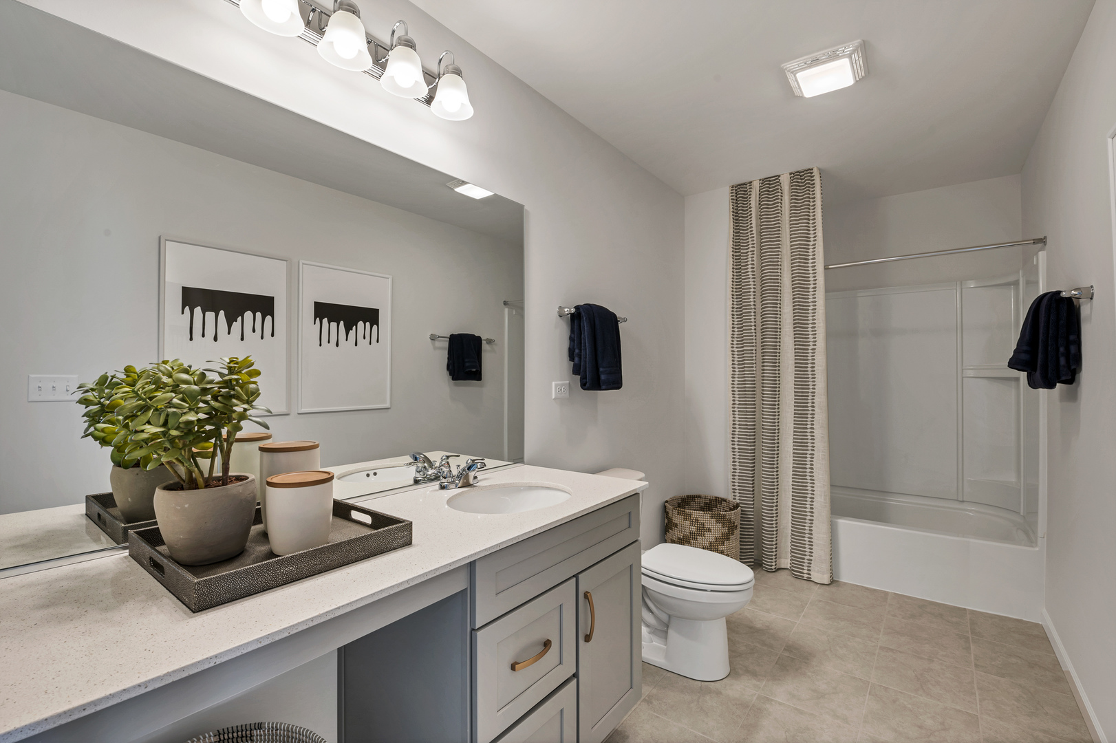 621 North Sullivan Street Addison, IL 60101 - Photo 19 of 22 a bathroom with a sink a toilet and shower