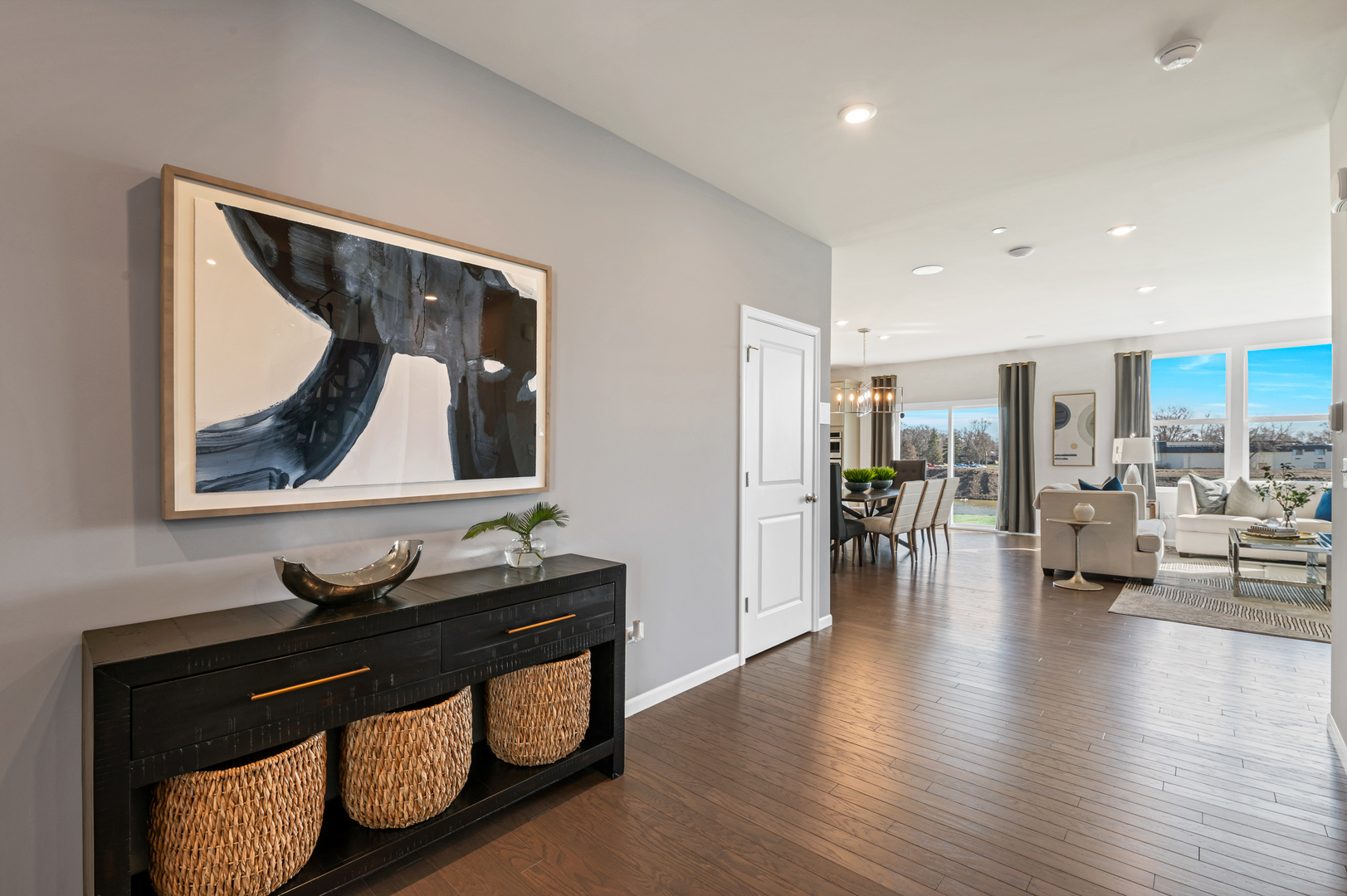 621 North Sullivan Street Addison, IL 60101 - Photo 4 of 22 a living room with furniture and wooden floor