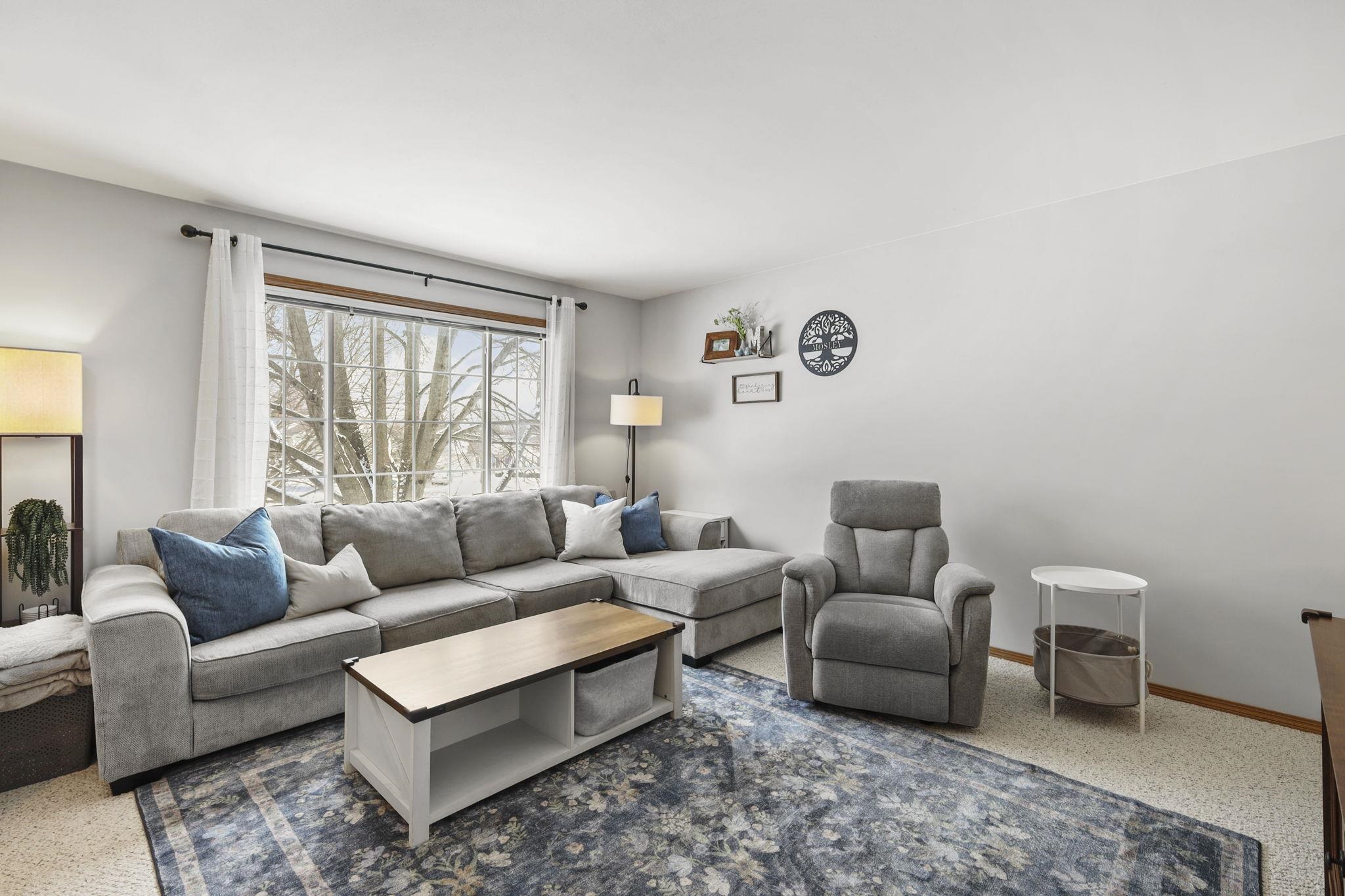 5121 Ridge Oak Drive Madison, WI 53704 - Photo 2 of 40