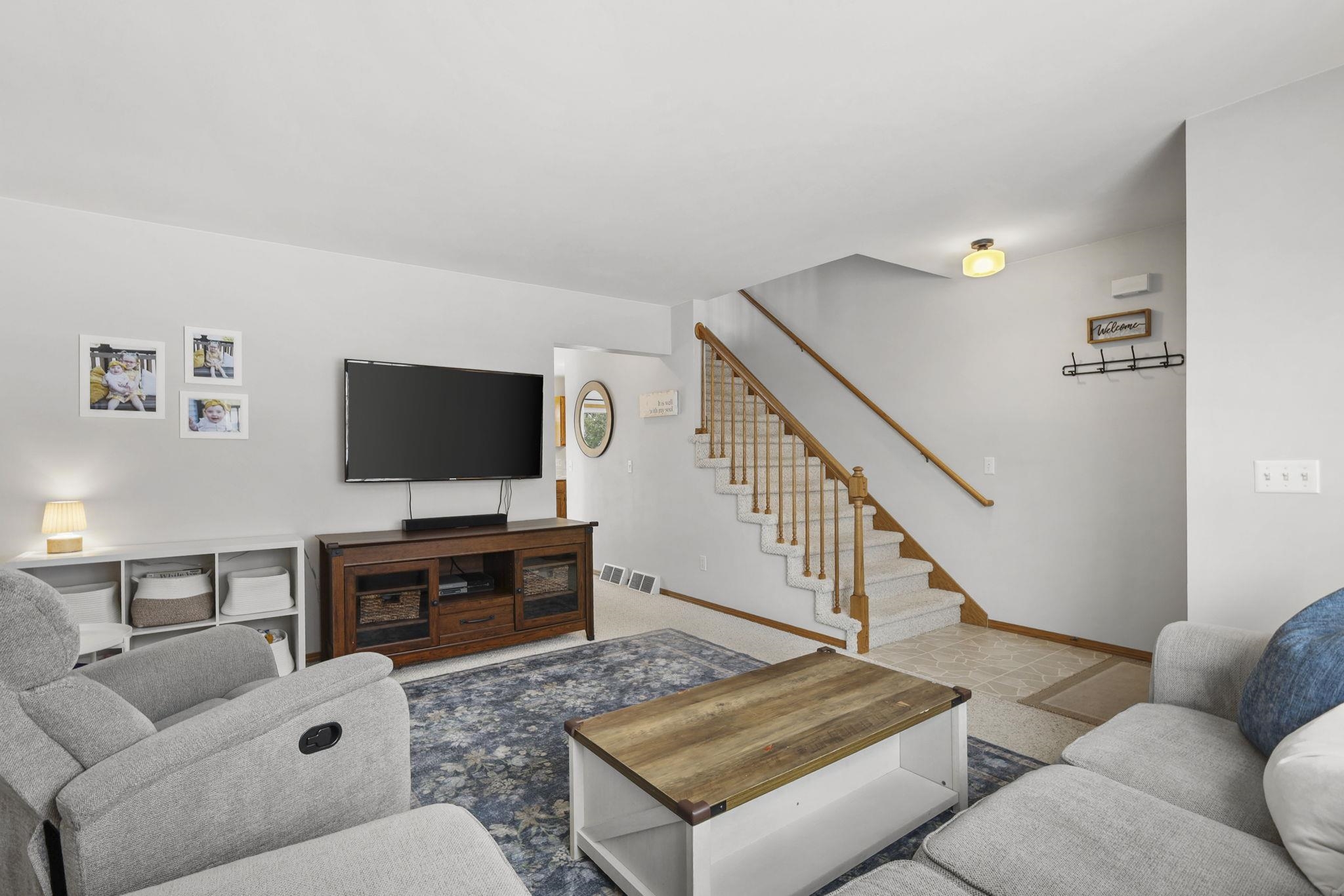 5121 Ridge Oak Drive Madison, WI 53704 - Photo 9 of 40