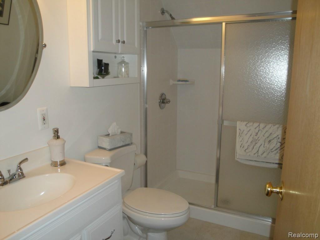 4920 General Squier Road Dryden, MI 48428 - Photo 18 of 26 #14 Full Bath Bonus.jpg