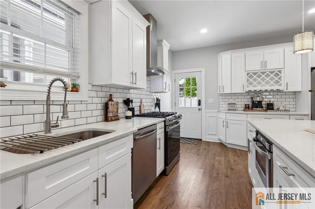 96 Gordon Street Perth Amboy, NJ 08861 - Photo 8 of 24