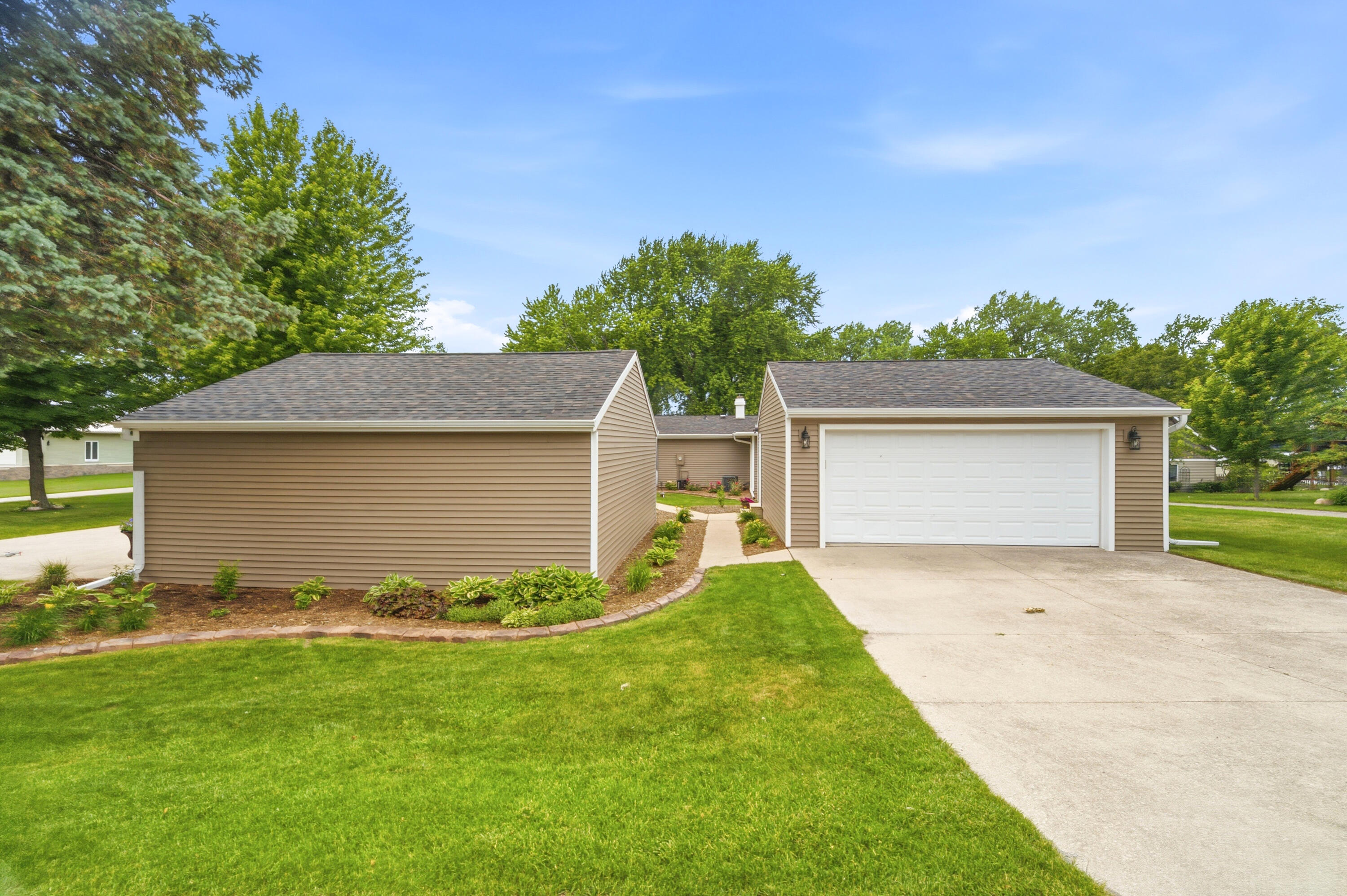 6121 Black Wolf Point Road Black Wolf, WI 54902 - Photo 72 of 85 Street View