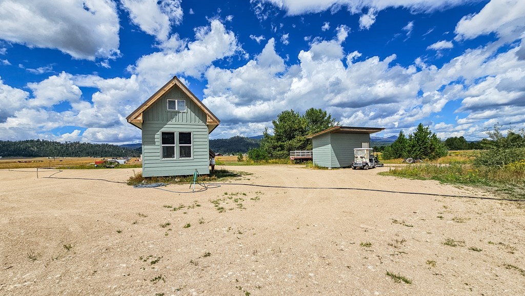 101 Sixty Lane Cascade, ID 83611 - Photo 5 of 52