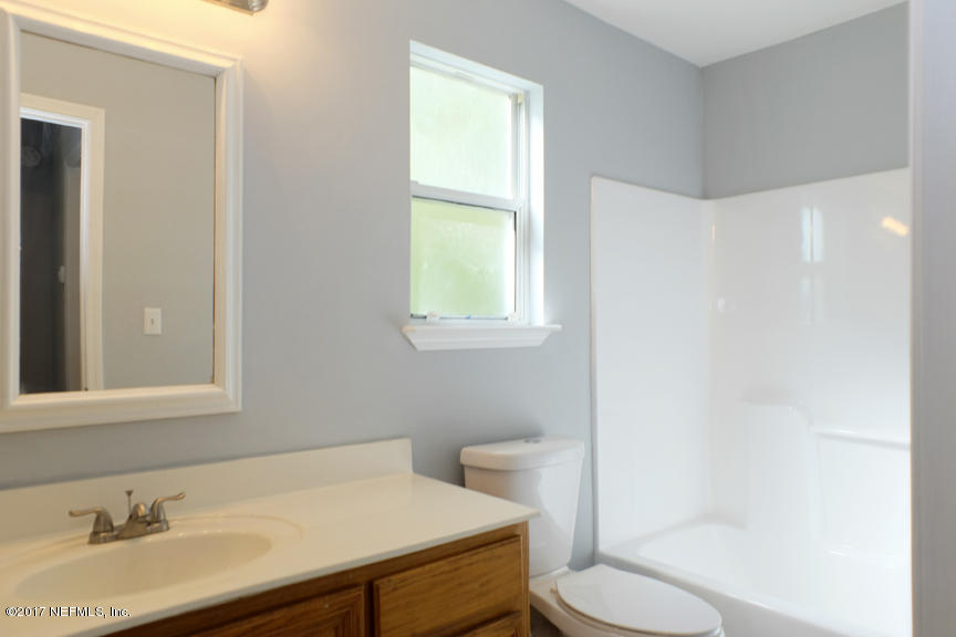 1882 Nolan Road Middleburg, FL 32068 - Photo 26 of 35 Hall Bath