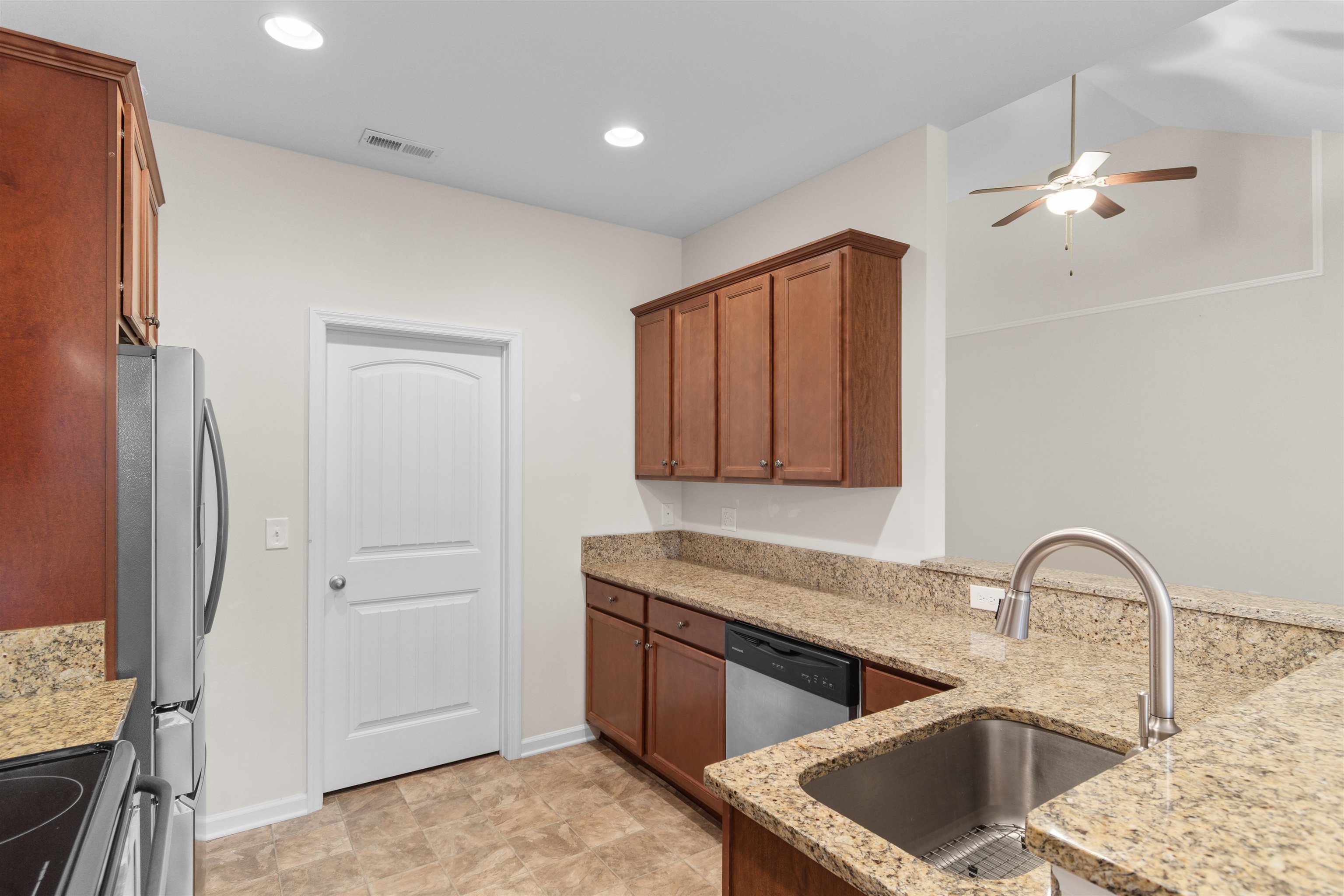 805 Payne Court Conway, SC 29526 - Photo 6 of 37