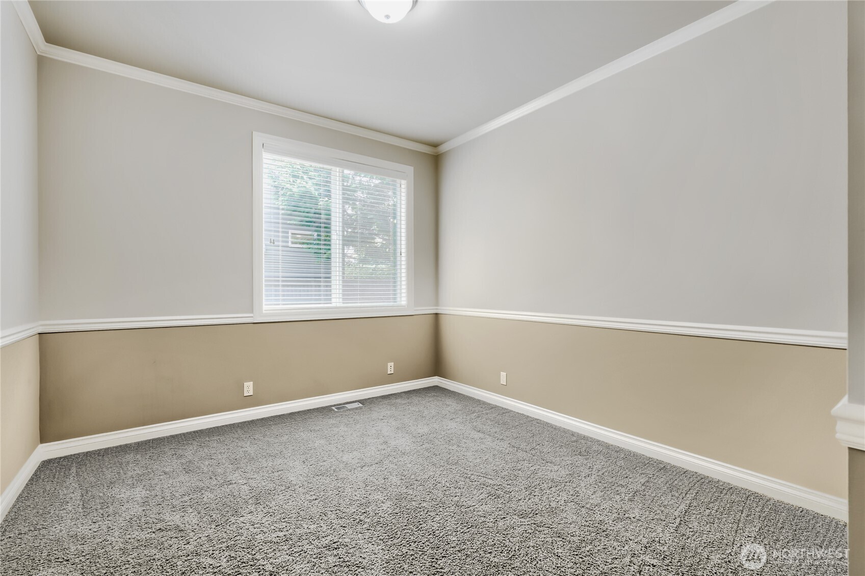 4613 Northeast 2nd Street Renton, WA 98059 - Photo 22 of 28 Gallery Image 22