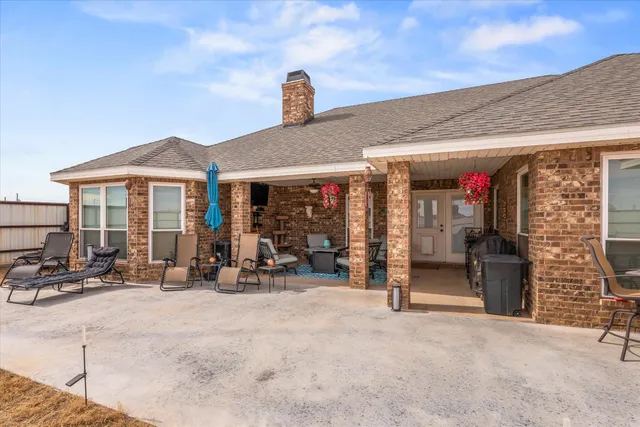 $375,000 | 111 County Road 101 East, Seminole, TX 79360