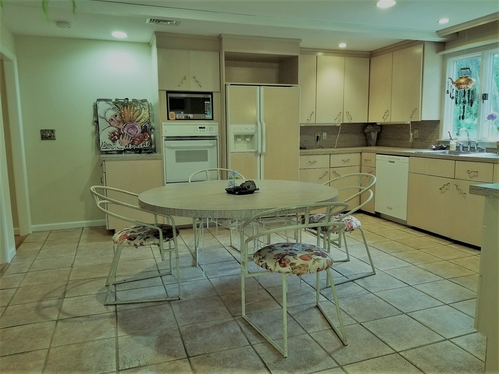 13 Partridge Hill Road Andover, MA 01810 - Photo 16 of 30 Gallery Image 16