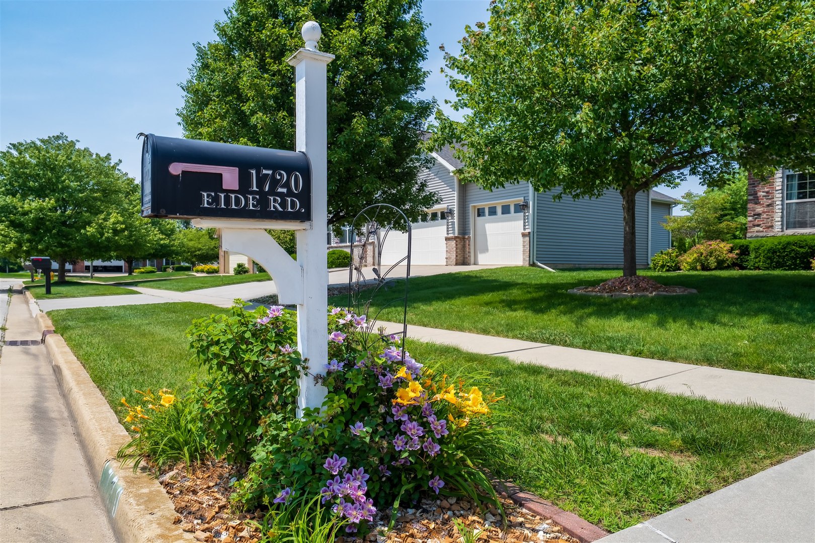 1720 Eide Road Bloomington, IL 61704 - Photo 2 of 35