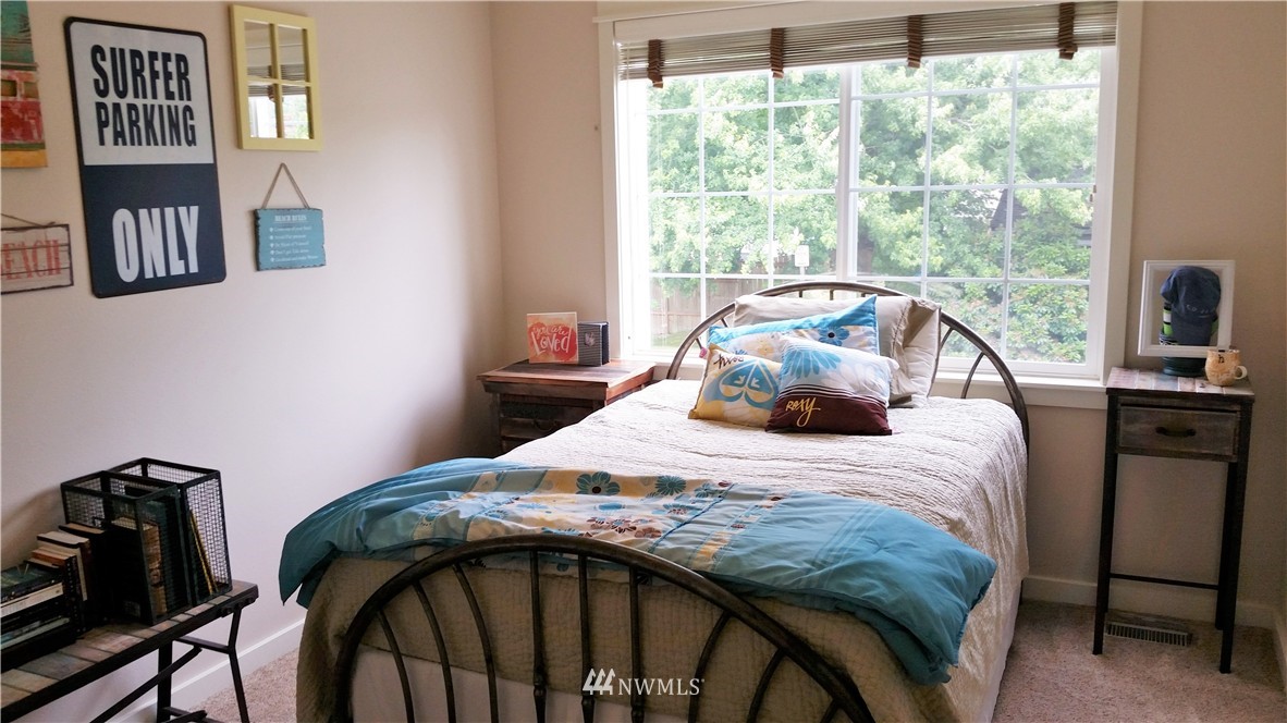 4808 151st Street Southwest Edmonds, WA 98026 - Photo 12 of 24 Gallery Image 12