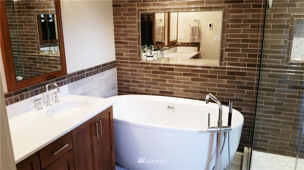 4808 151st Street Southwest Edmonds, WA 98026 - Photo 9 of 24 Gallery Image 9