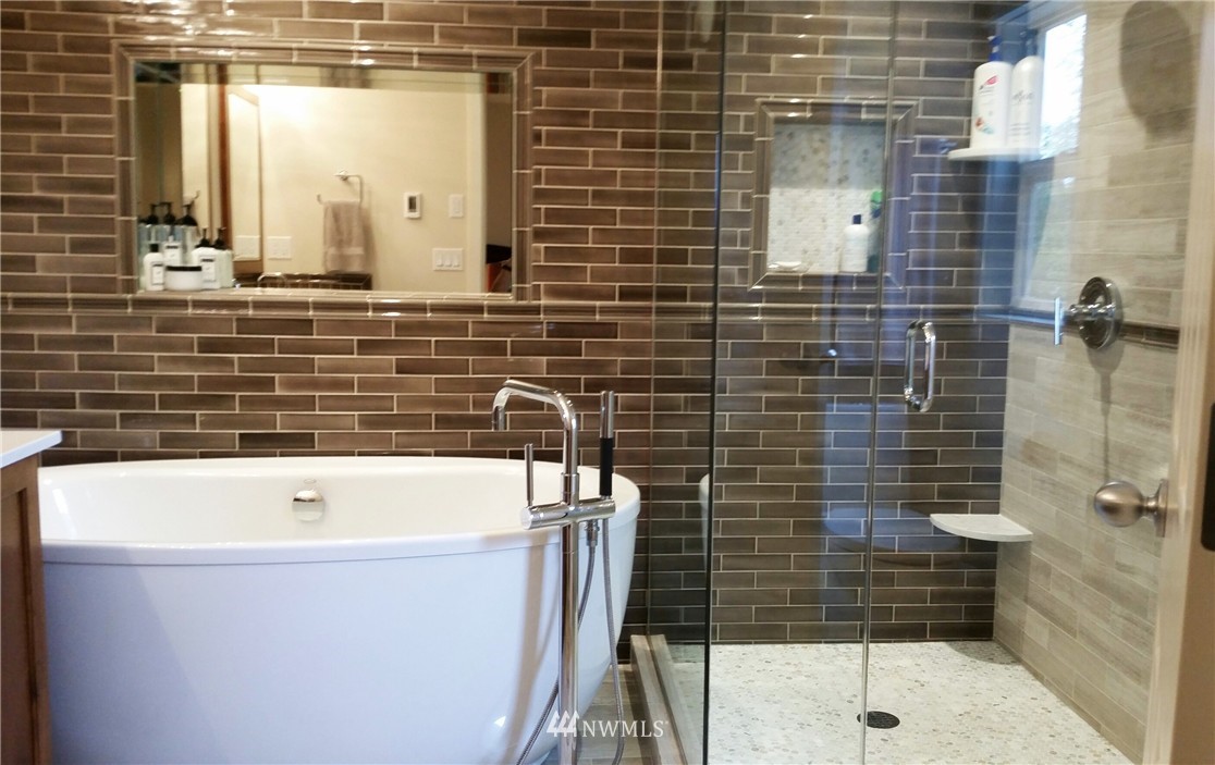 4808 151st Street Southwest Edmonds, WA 98026 - Photo 10 of 24 Gallery Image 10