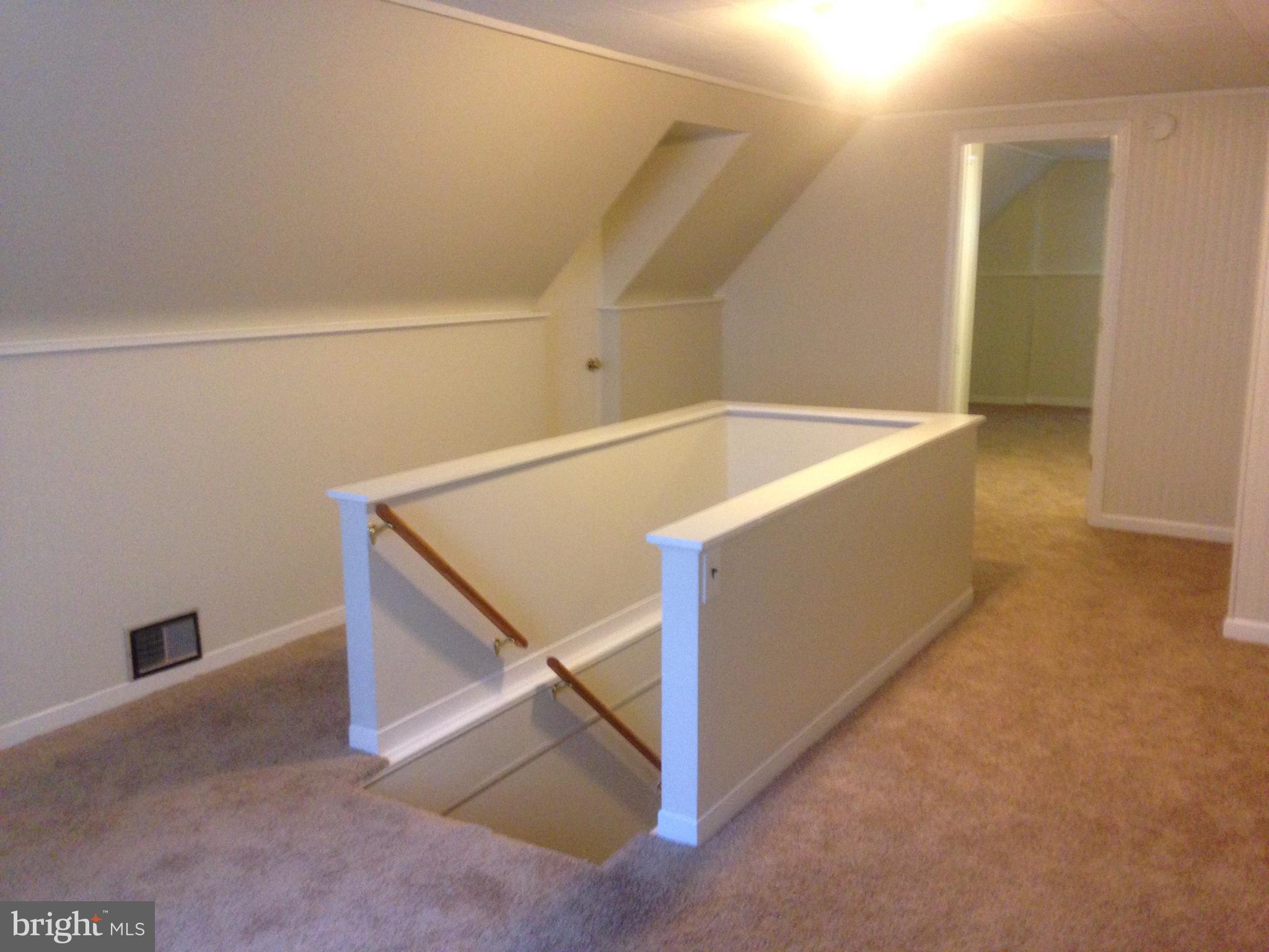 505 Stirling Road Silver Spring, MD 20901 - Photo 12 of 26 2nd Floor Sitting room - or make it a playroom!